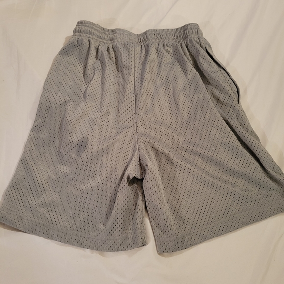 Ohio State Basketball Shorts - Picture 4 of 6